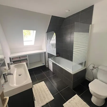 Maison Familial A Proximite De Versailles Et Paris